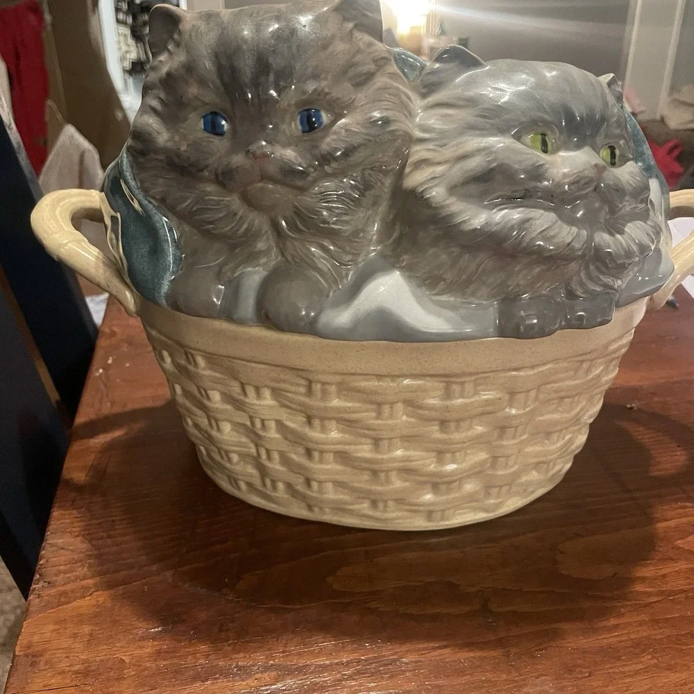 Vintage Ceramic Pottery Weaved Basket 2 Fluffy Cats Cookie Jar 14